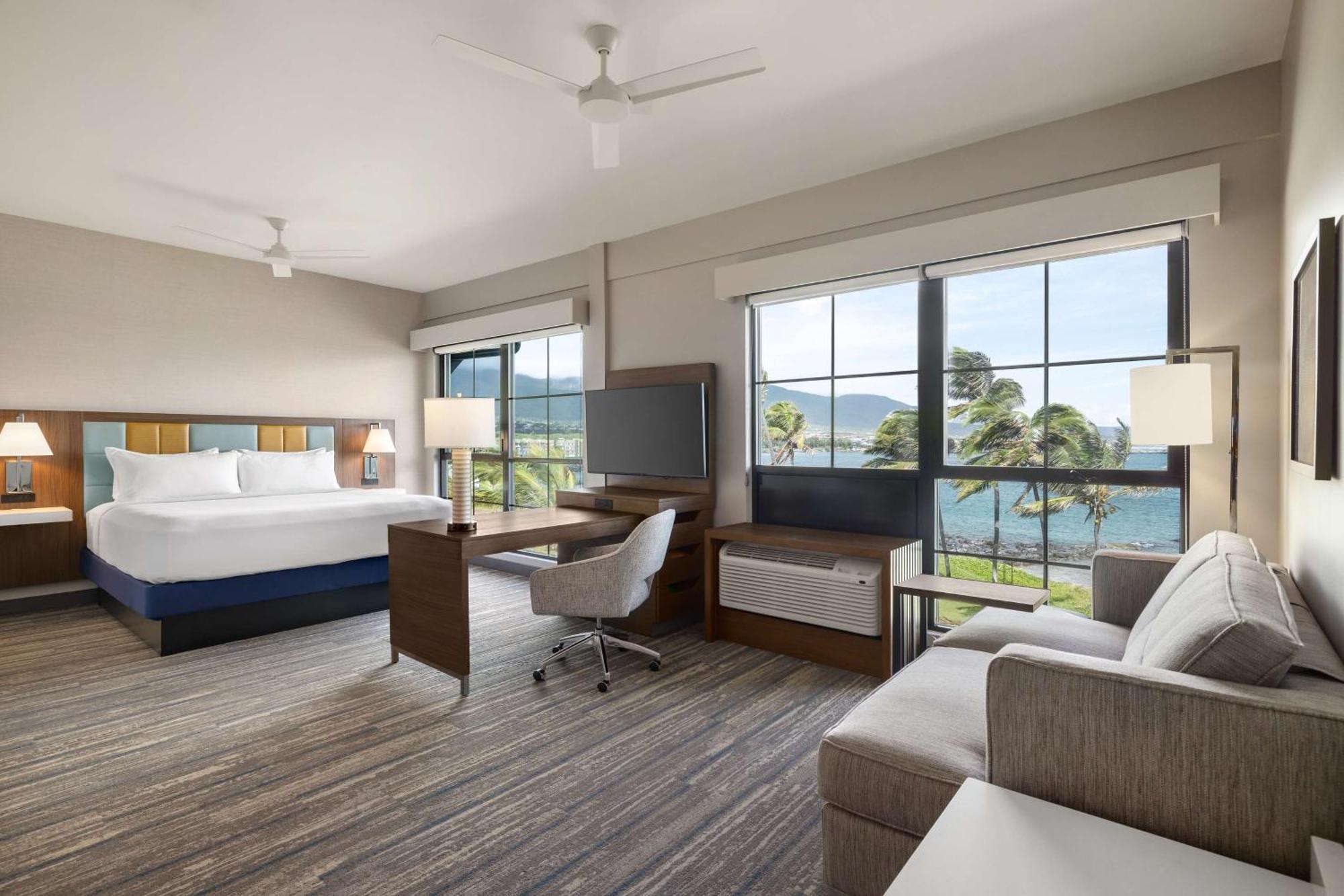 Hampton Inn & Suites Maui North Shore Кахулуи Экстерьер фото
